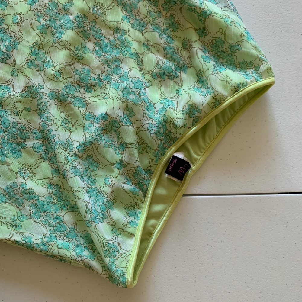 Wrapper green with Flowers Skirt